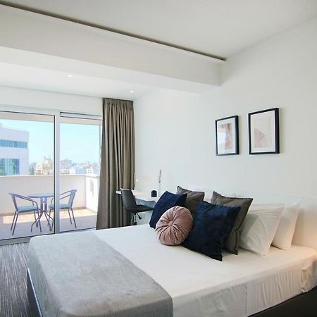 Phaedrus Living: Luxury Suite Nicosia 505 외부 사진