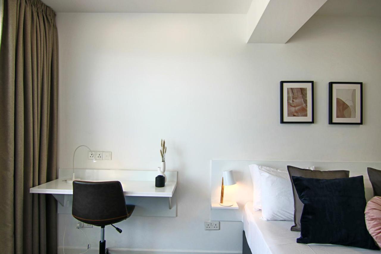 Phaedrus Living: Luxury Suite Nicosia 505 외부 사진