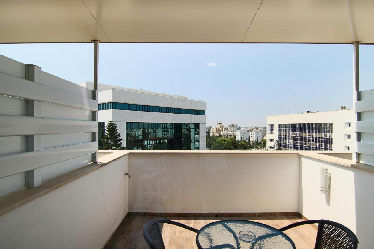 Phaedrus Living: Luxury Suite Nicosia 505 외부 사진